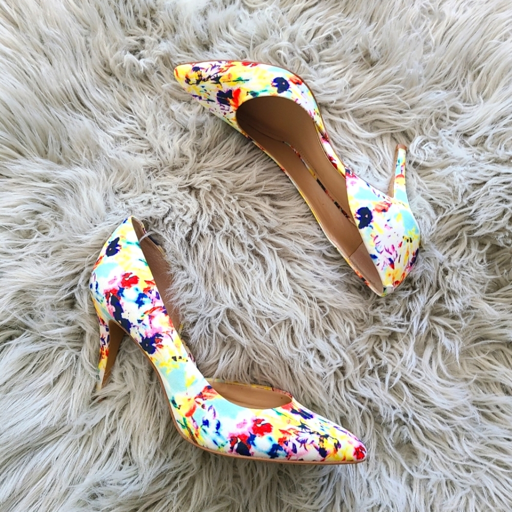 Vince Camuto Heels Size 8